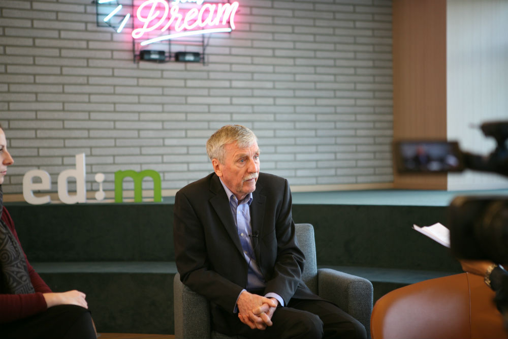 3000만부 베스트셀러 "그래머인유즈" 저자. ed:m 다녀가다!!